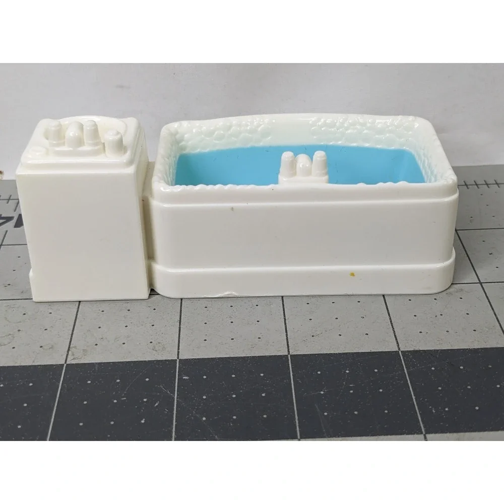 Fisher Price Sweet Streets Chair Bathtub Tub Table Produce Corn Clown Mirror Lot